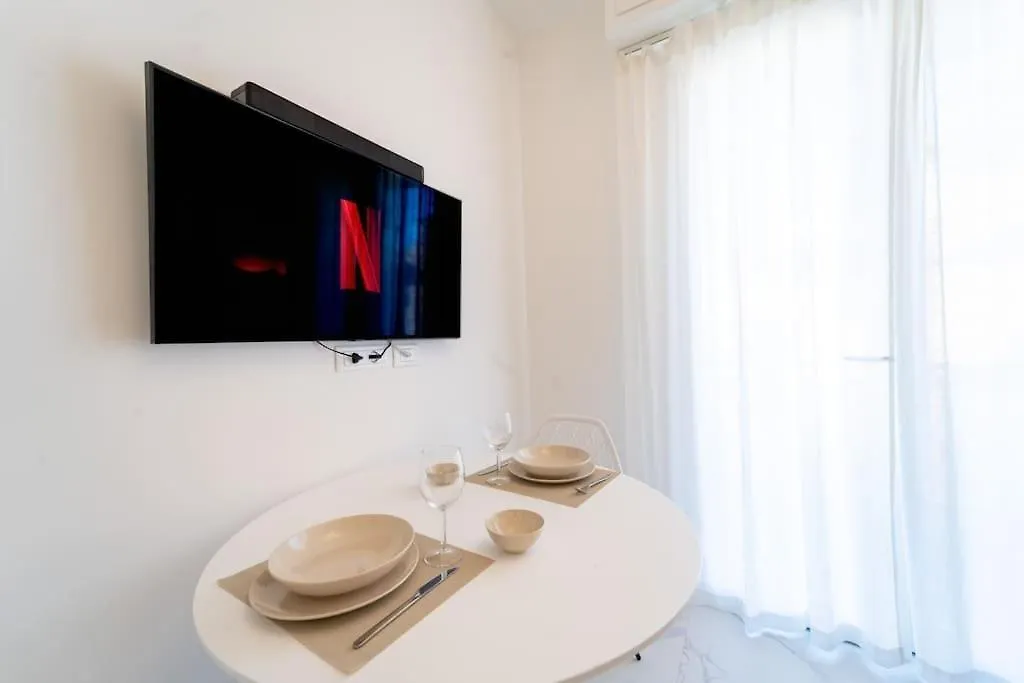 Elegante E Moderno Appartamento-Colin Home Sanremo Apartment
